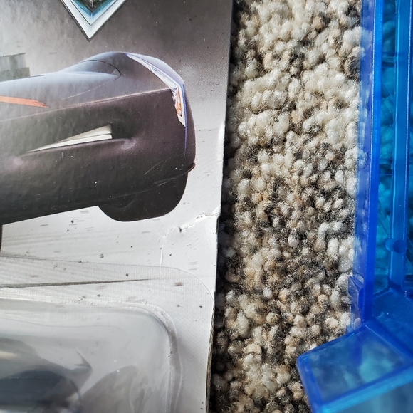 Disney Pixar Cars Piston Cup Garage Playset and 3 Pixar Cars - Picture 6 of 16